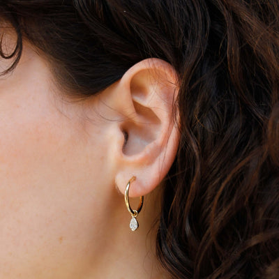 תליון אלזה לעגיל חישוק משובץ יהלום מעבדה 14K Earrings